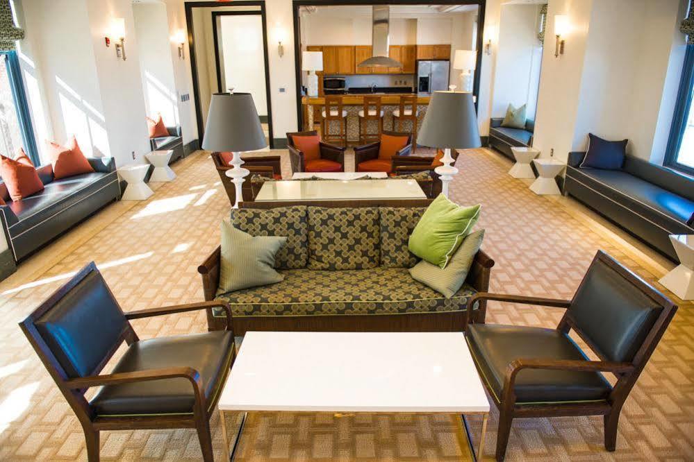Crystal Quarters Furnished Apartments At The Gramercy อาร์ลิงตัน ภายนอก รูปภาพ