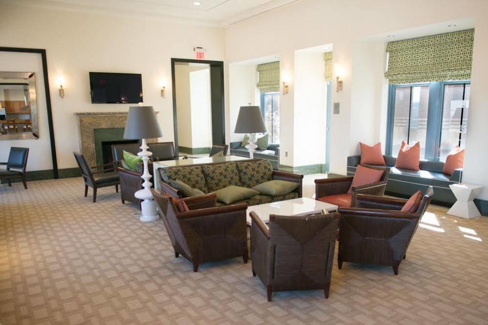 Crystal Quarters Furnished Apartments At The Gramercy อาร์ลิงตัน ภายนอก รูปภาพ